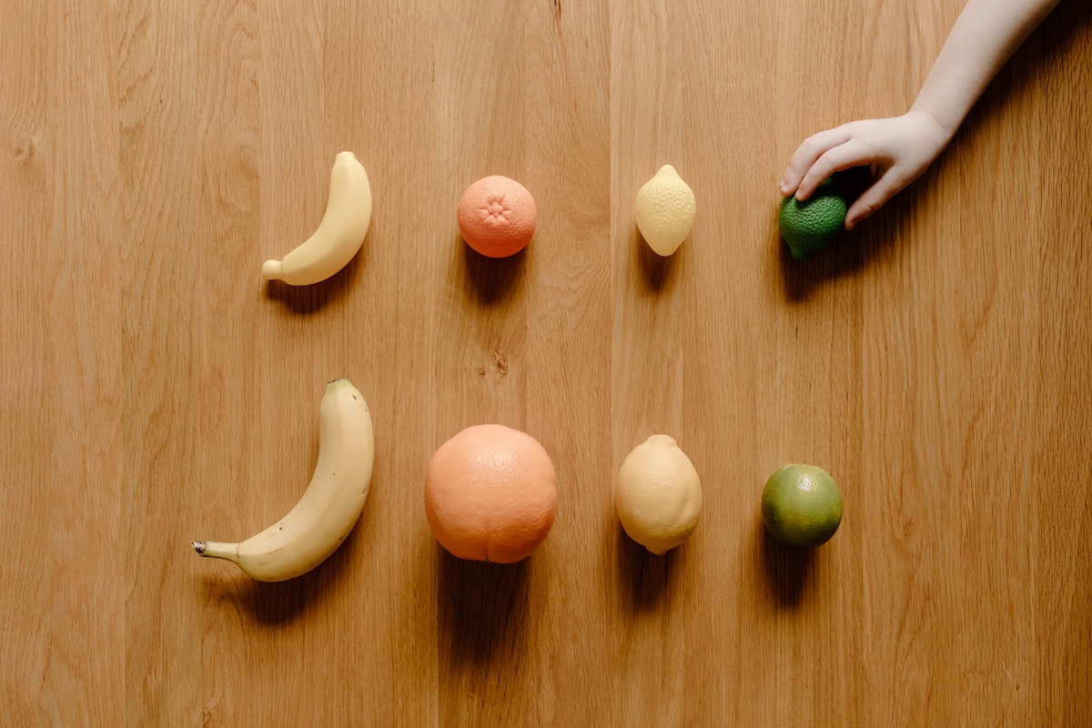 Copies de fruits en plastique