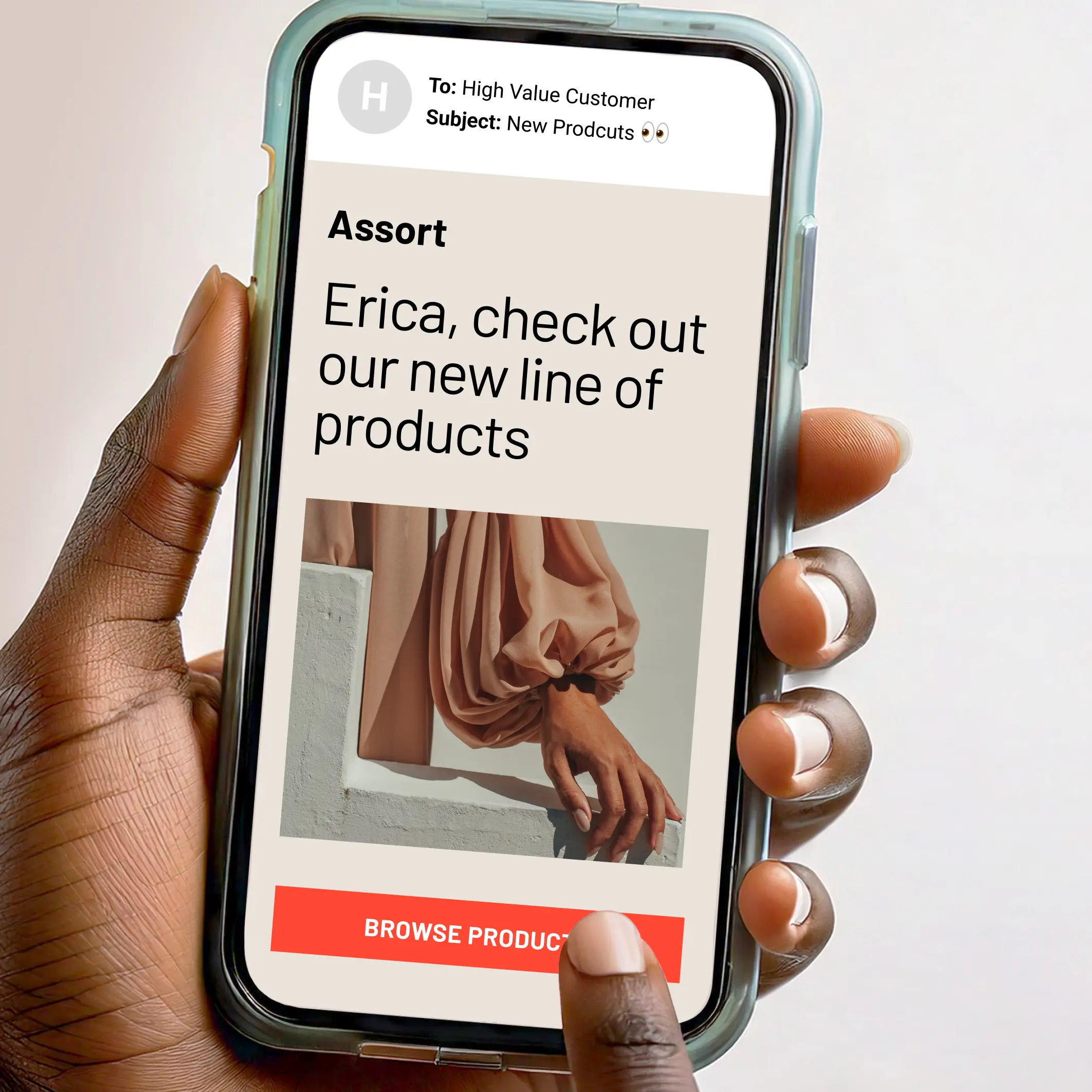 Un courriel pour le commerce de détail affiché sur un téléphone.